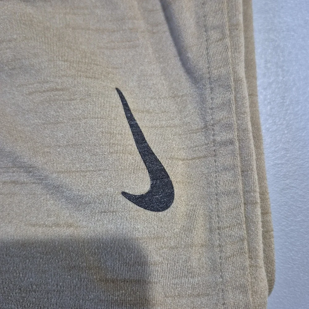Nike Yoga Joggers Mens Large Khaki Tan Lightweight Sweatpants Stretch Lounge